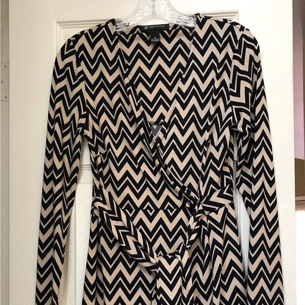 INC International Concepts Mod Zig Zag Print Wrap Dress - Picture 1 of 8